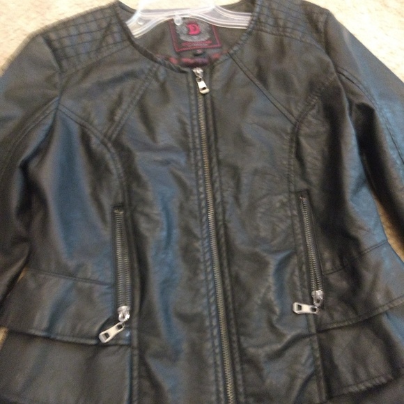 Leather jacket - Picture 2 of 4